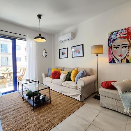 Frida'S Cozy Two Bedroom Apt ラルナカ エクステリア 写真