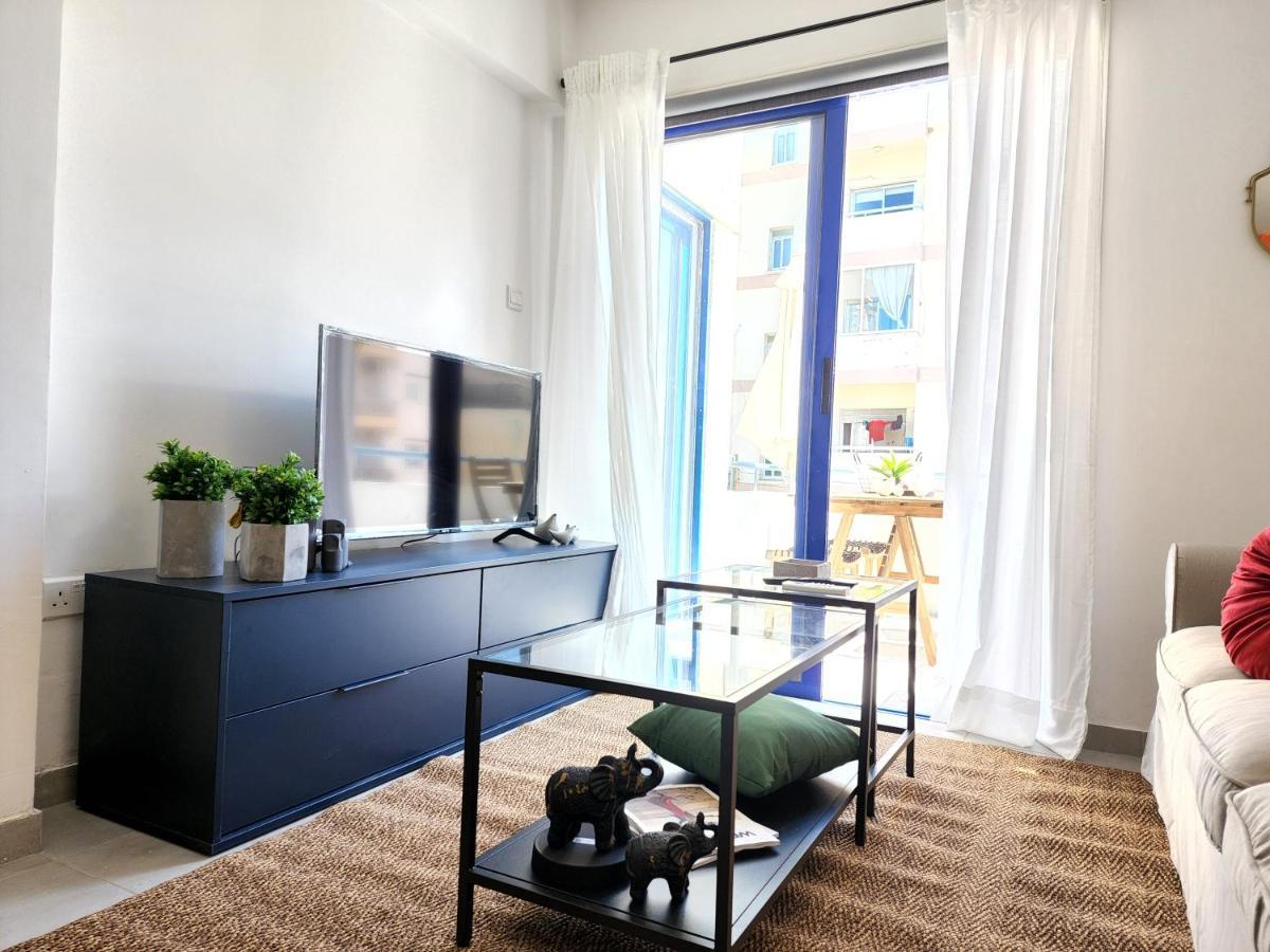 Frida'S Cozy Two Bedroom Apt ラルナカ エクステリア 写真