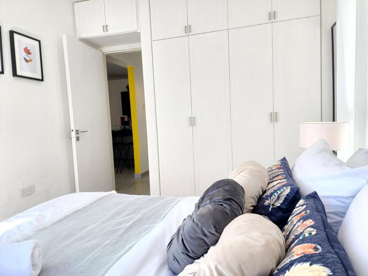 Frida'S Cozy Two Bedroom Apt ラルナカ エクステリア 写真