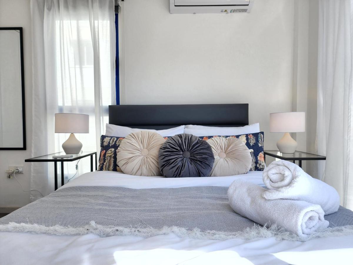 Frida'S Cozy Two Bedroom Apt ラルナカ エクステリア 写真
